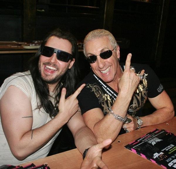 CherieLily's tweet photo. LOVE this photo of @AndrewWK + @DeeSnider! #PARTYHARD http://t.co/qlWVh3Os