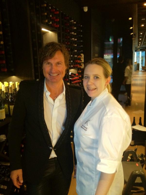 petterstordalen's tweet image. Dette er den fantastiske kjøkkensjefen på Fru K, Kari Innerå. Som navnet tilsier: hun er helt rå!