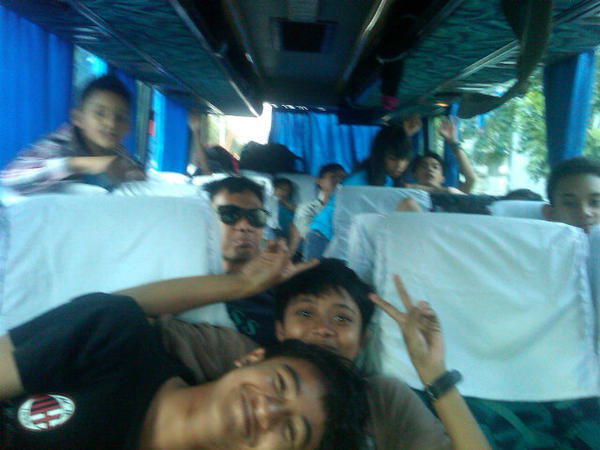 Masih pada semangat, rame pisan di bus,, ╠╣e..‎​​​‎​╠╣e..‎​​​‎​╠╣e.. <a href="/rollerRECKLESS/">RECKLESS ID</a> <a href="/RollerUniverse/">RU Skate Specialist</a> <a href="/balance_indo/">Balance Art n Sport </a>