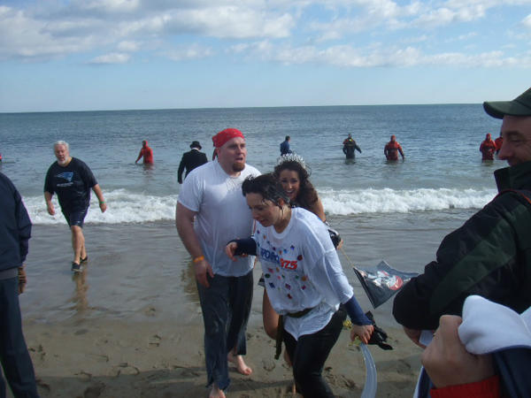 LacyJaneFolger's tweet image. “@2kmwc: @LacyJaneFolger  U come out of water looking fab...me...not so much! #pageantwinner and #drownedrat http://t.co/8OqLpyXc” LOL 🙈💦👍