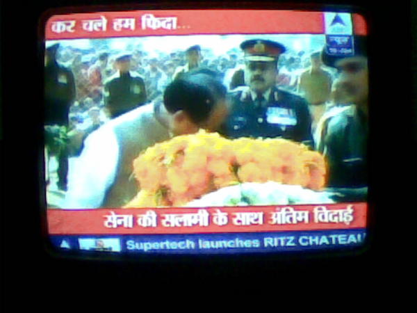 vibhask1's tweet photo. Neither #SecularCM UP nor any  Rep. went Mathura #ShahidHem.However, #ShivRaj CM MP himself crying #Sidhi..#ExposedSP http://t.co/pM09TldE