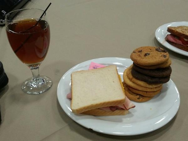 KrisScott's tweet photo. Lunch of champions http://t.co/F8hOmBqe