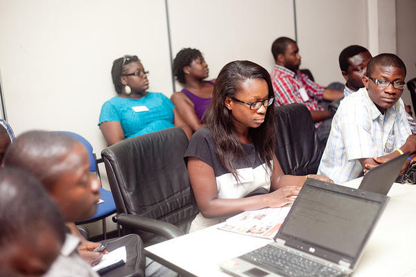 QwophiCedi's tweet image. Wonder what was drawing our attention to @WizSharifah @ #BlogCamp12. Me behind the guy in lens.#Blogcamp13 hype is on.