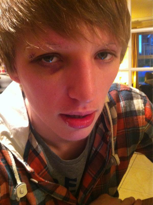 gwatsonm3's tweet photo. when wee girls fight back #justdeserves http://t.co/AzhS55oU
