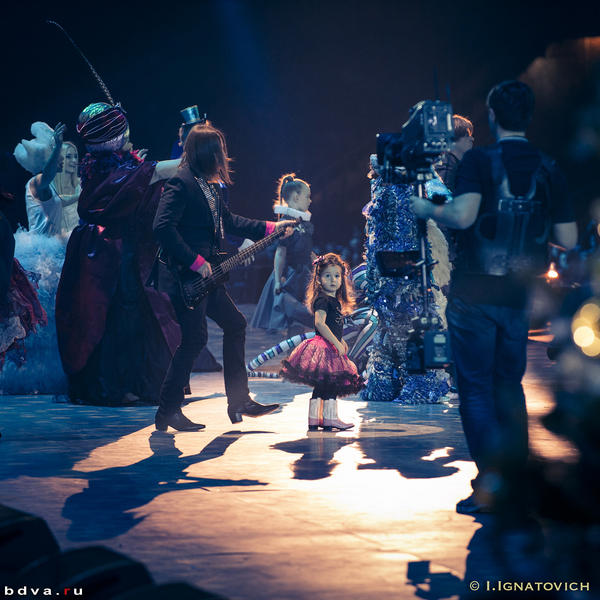 b2band's tweet photo. Фотографии со съёмок "Рождественских встреч" http://t.co/yxyWxd31 или тут http://t.co/N7500wsR http://t.co/jN6d4wnT