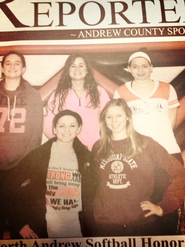 Sha_KARA__'s tweet photo. Our pic is in da paper!!!!!! #SoftballGirlz @Autiejade @bekk_ahn_4mercy @haley_shane33 @FaLL_UptheCOURT http://t.co/o6wscZxD