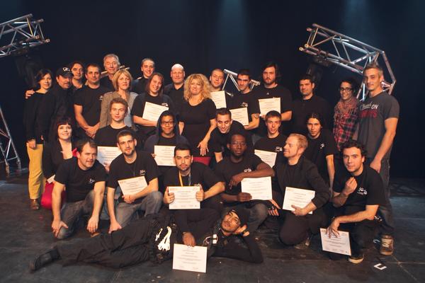 PJE_1's tweet photo. Remise des attestations de formations de Productions Jeun'Est 2012. Bravo à nos finissants(es) et à toute l'équipe. http://t.co/SBrYGeRl