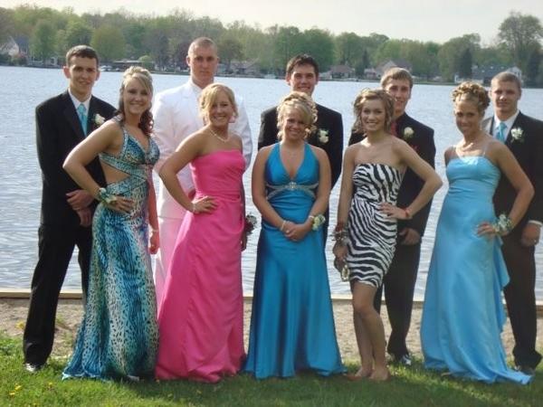 melissa_mccuaig's tweet image. #tbt #Prom2009 @slstanek @Lindseyyy_Sue @BigE2828