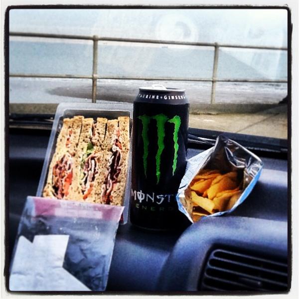 Tobyjgreen1's tweet photo. Today's lunch down the beach over looking the sea!! #lush http://t.co/mHXnFZpR