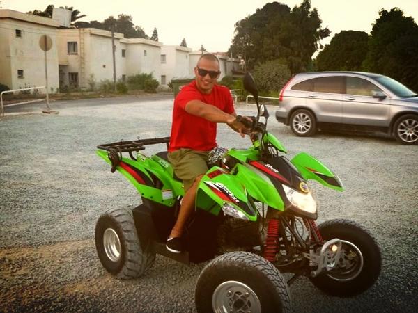 kidear2's tweet photo. I miss the toy @seanJhartley @FeoTsiolas 😞 #nissibeach #holiday http://t.co/uokRTCbB