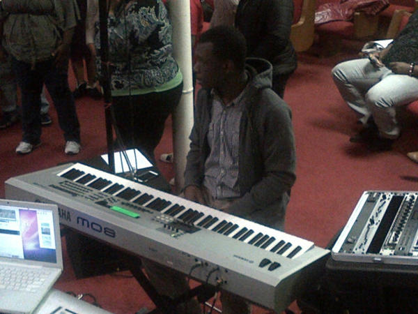 propheticpromo's tweet photo. @Dspriggs11 on keys http://t.co/01kuta3c