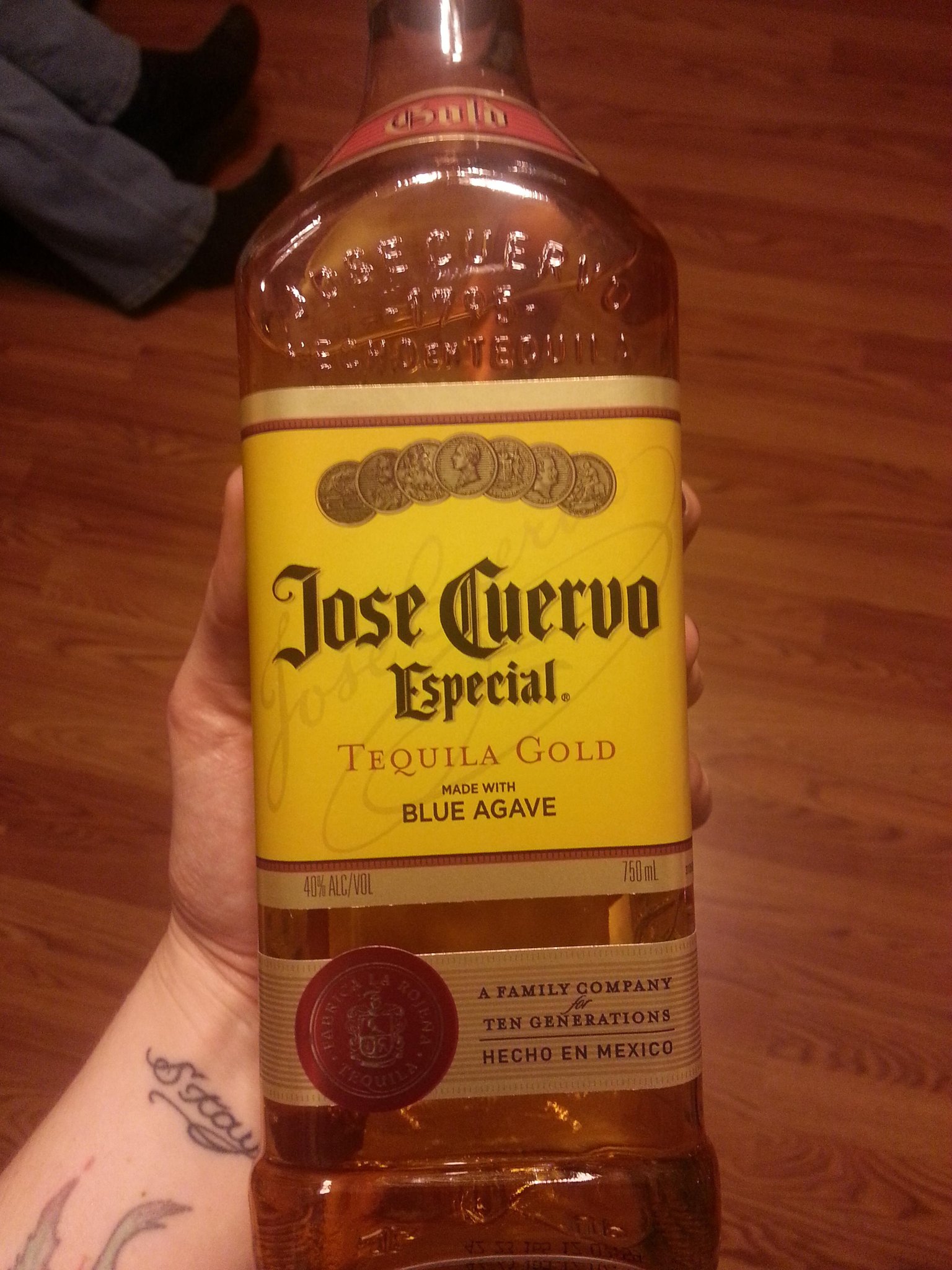 Here is what I will be drinkin on tonite! My bday celebration being around 10pm EST! http://t.co/hk35pue6