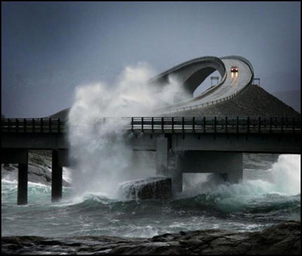 MaxDamnit's tweet image. “@4catsstrapski: Can't leave before I tweet this awesome of the Norway Atlantic Road.  Care to drive there. http://t.co/dy0vK4wI” #WOOFDA