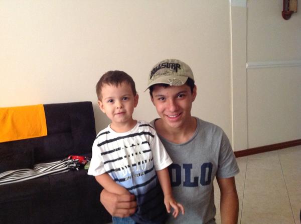 JUDICASO's tweet photo. Alejandro y Jero http://t.co/CLHRShFe