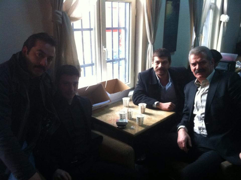 BAU79UVCAAAJ7R1.jpg:large