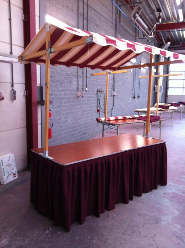 Hanneke_D's tweet photo. En de eerste kraam staat klaar #dalstra reizen! http://t.co/DK0vhaY9