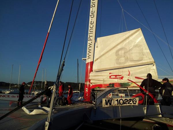sebgueho's tweet photo. Et c'est parti pour la 1ère nav de @trimaranpdb . Avec @VPLPYachtDesign et Multiplast. http://t.co/4H38omeA