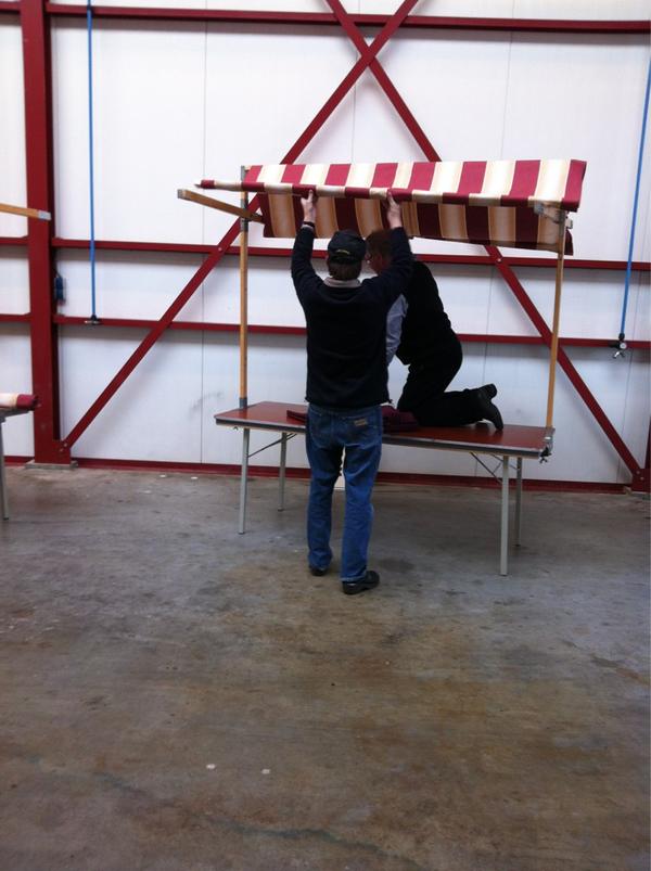 Hanneke_D's tweet photo. Druk bezig @DalstraReizen met de opbouw! #dalstra reizen informatie dag! http://t.co/sCH3lcL0