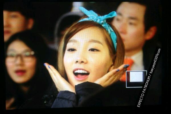 [PIC][11-01-2013]SNSD xuất hiện tại Hongdae để ghi hình cho chương trình "Guerilla date" vào tối nay BAVO8fPCMAE6qYC