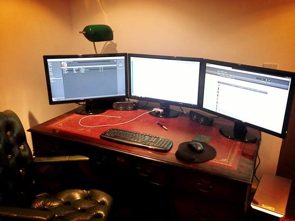 SamMiddleton_'s tweet image. @DuncanBannatyne Once you've worked on 3 you'll wonder how you ever coped with 2! #WebDeveloperTools