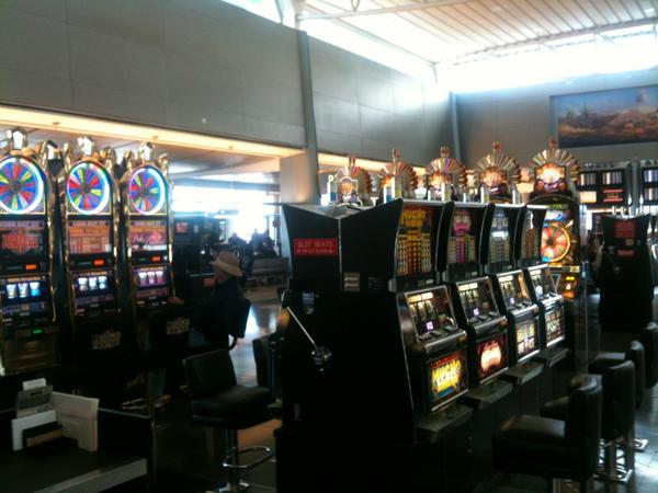 aaronrmercer's tweet image. Las Vegas airport... Farewell... #slotsoffun