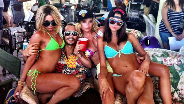 springbreakers8's tweet image. You can never have too much #swag. #SpringBreakers