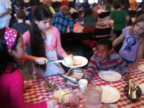 CathedralNYC's tweet image. Cathedral lower schoolers enjoy homemade turkey, veggies, and mashed potatoes at #firstlunch