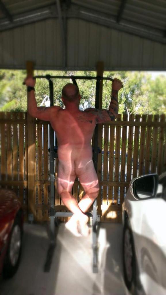jtrovelli's tweet photo. "@patdaly83: The x fitter at it again http://t.co/R9IWOta0" @SwainRovelli @WayneGrant6