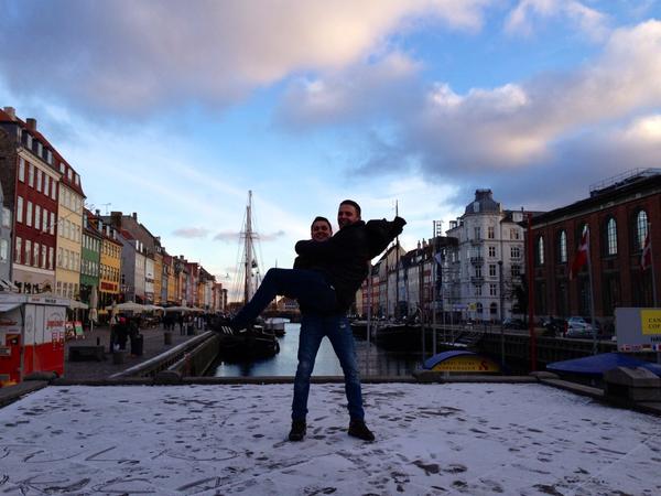 julitolopez8's tweet photo. Con mi marika en Copenhague!!! Hace un poquito de frío na ma!jaja http://t.co/jJ4SvcXR