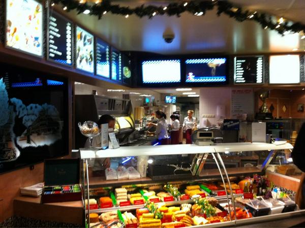 SietoGorter's tweet photo. Business opportunity in Amsterdam : Een mooie, nette, en vooral frisse snackbar zoals je die in dorpen ziet. http://t.co/svzvkVN1