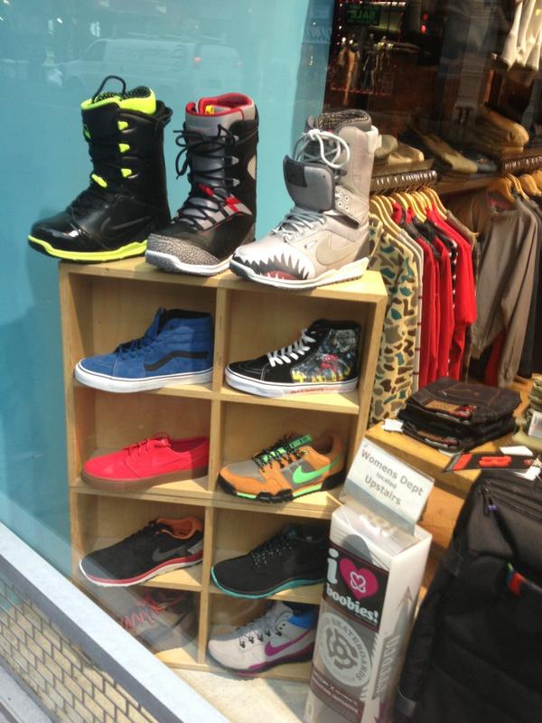 DeadstockNYC's tweet photo. Danny Kass QS @Nikesnowboarding boots spotted at Blades in #NYC
#getlacedup #DKQS http://t.co/cZzVKLuF