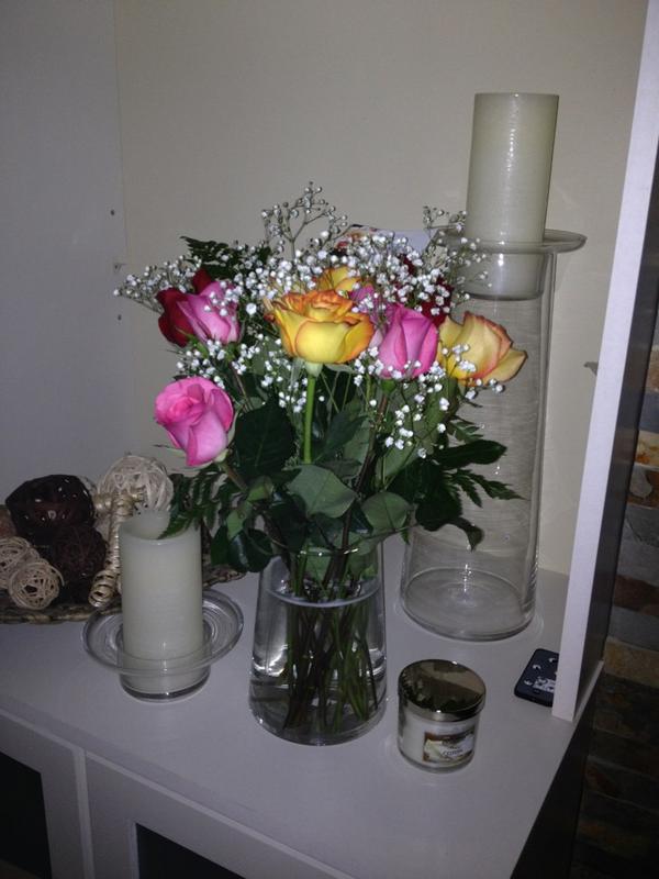 circell's tweet photo. What a nice surprise for our anniversary!!! Beautiful flowers for me!! Thanks babe!! http://t.co/rSN3oGEw