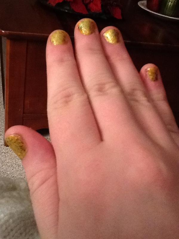 emhaus's tweet image. #packers nails :) #gettingreadyfortomorrow 🏈❤💃