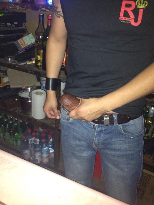 n3lsonpro's tweet photo. Y el Garzón está piolita!!! #bar105 cc @rafreak @dlopezfoto http://t.co/hRjpbgyo