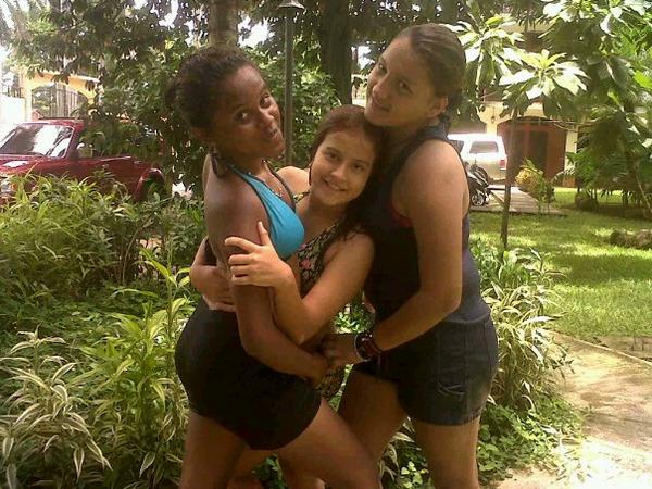 Dcm_any's tweet photo. lindisimas nosotras vrdd http://t.co/QGIgzWMl