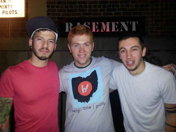 ScoreForKnorr's tweet photo. #topsecretshow It was awesome getting to see @twentyonepilots live and meeting the guys behind @pilotsfans tonight. http://t.co/BSqmCvsn