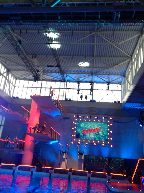JoeyEssex_'s tweet photo. I'm here. And I'm nervous... But that's normal, right?... BUT I WON'T give up. Love you all! #JoeyToWinSPLASH http://t.co/4nxAOyKW