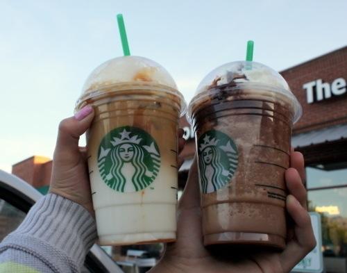 FoodFromHeaven's tweet photo. RT als je Starbucks lekker vindt! #FoodFromHeaven http://t.co/yAShmjPH