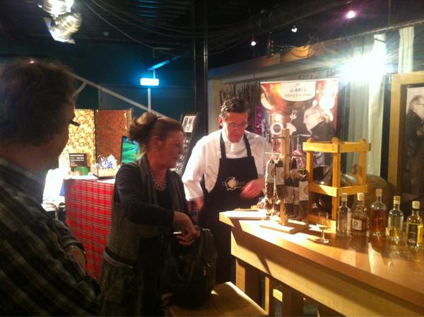 Jan Vos is ook weer klaar voor de laaste uurtje op de #WhiskyFairTwente 
Het wordt zeker een mooie afsliuting.