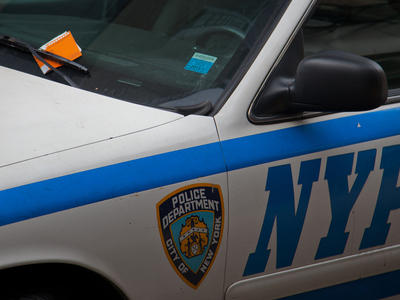 getparkspot's tweet photo. New Yorkers find unique ways to fight parking tickets. Why should cops be allowed to double park?

http://t.co/9uL73DWs http://t.co/JD4knqHw