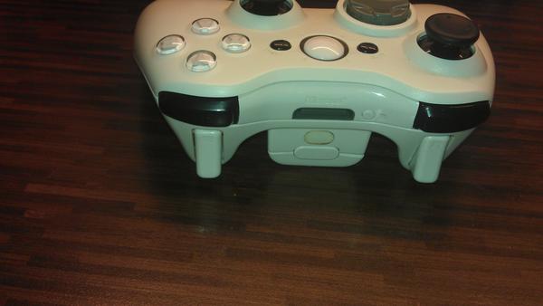 Daniel_gtfc_maz's tweet image. Selling a white and black #customxboxcontroller custom xbox controller #forsale