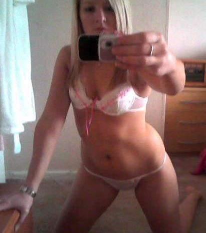 facebook_sluts's tweet photo. RT if you like! #TeamFollowBack  #FacebookSluts #hornyfuckers #mirrorshot #twitterwhores #twitterafterdark #slut #RT http://t.co/50qCC4N6