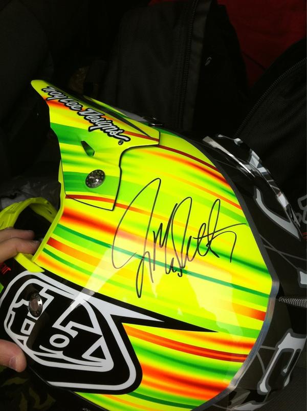 Can you tell me if this is a real signature on my helmet I just bought? Thanks  <a href="/JeremyMcGrath/">Jeremy McGrath</a>