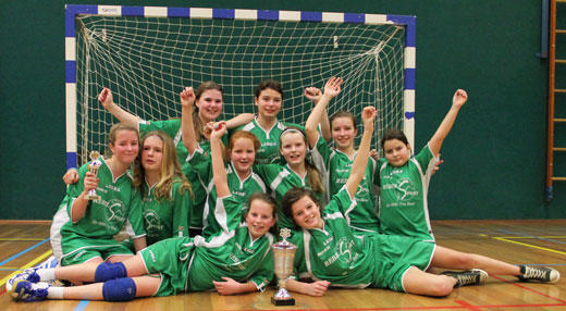 Handbal_HVBS's tweet photo. Het meisjesteam van de Groen van Prinstererschool heeft het HVBS-schoolhandbaltoernooi gewonnen. http://t.co/j8pHvLO9