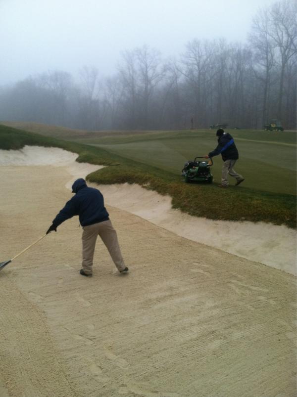 TPCPotomacAGR's tweet photo. Mowing greens and raking bunkers. Busy day at Potomac today. #whereswinter http://t.co/vt3iBZHm
