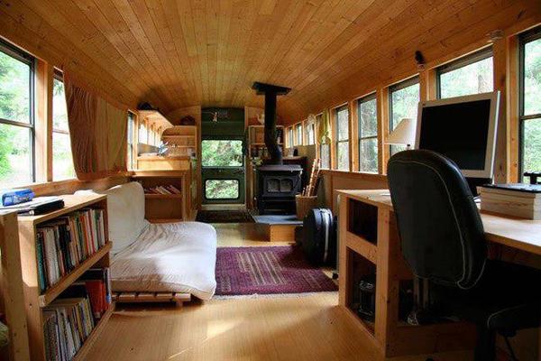 FlwrzInHerHair's tweet image. I could live here! #convertedbus