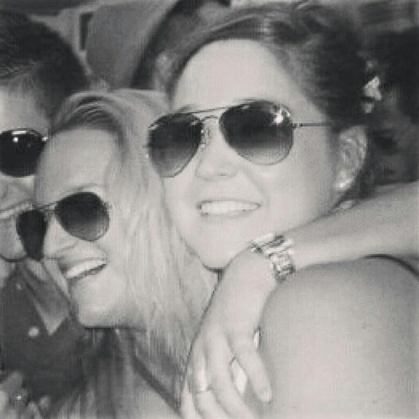 nerealetur's tweet photo. @Maria_walaby  Felicidades a mi bolita feat Teddico  de  princesa el sucio...jajaja #quererteespoco http://t.co/OBlHuYr1