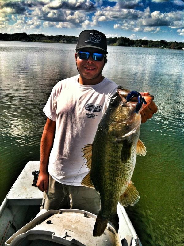 6 pounder punching the #missilebaitsdbomb