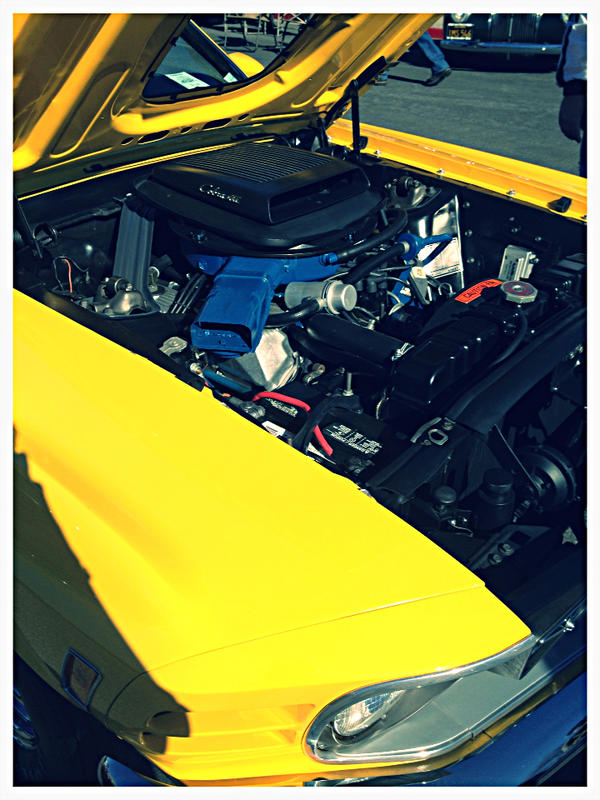 NeonGurly's tweet photo. Aw yea. My dads yellow '70 Mach 1. Yesh. http://t.co/pjHLnq3p