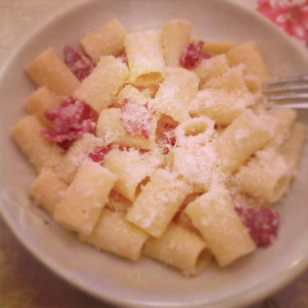 andrearotella1's tweet photo. Crema di parmigiano e bresaola fatta da me http://t.co/gtMZUHb8